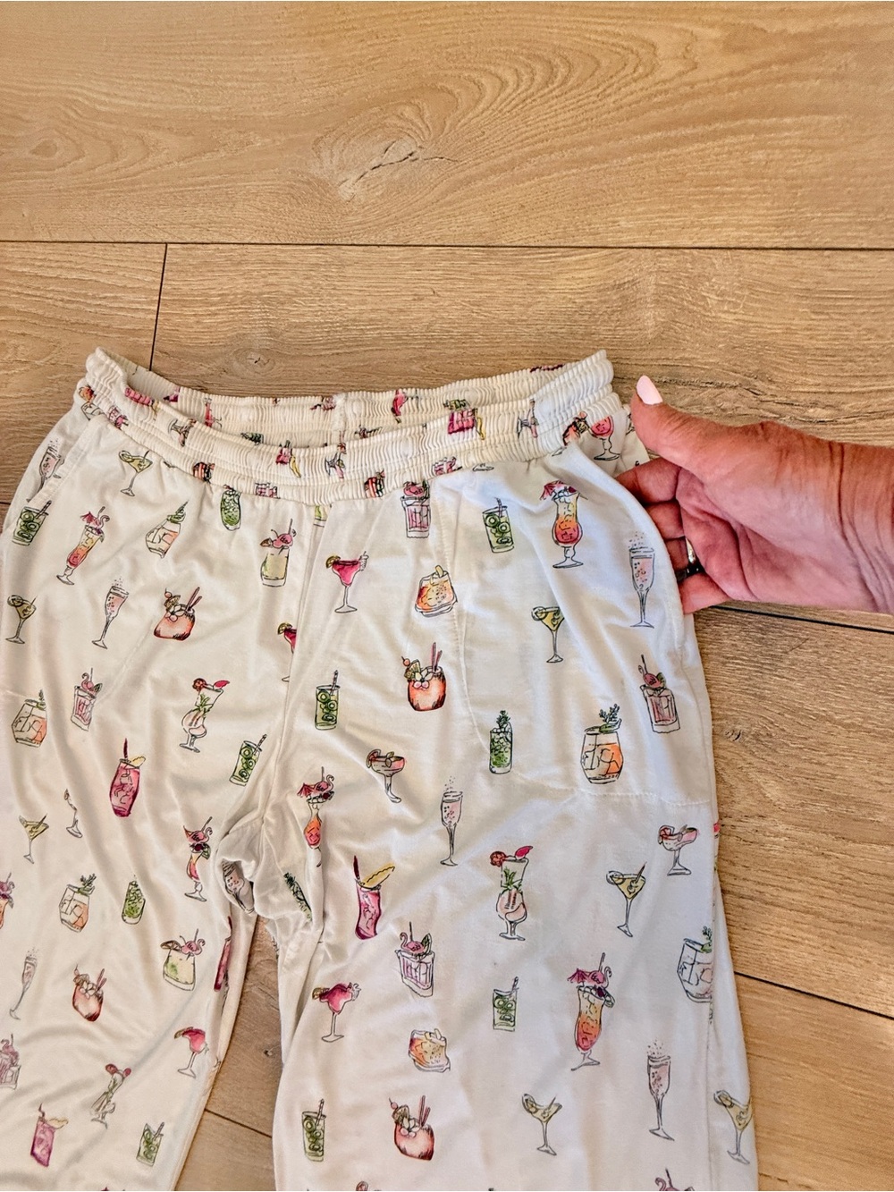 Soma Drinks On Mie Adorable White Cocktail Print Long Ankle Pajama Pants Size M - Picture 2 of 7